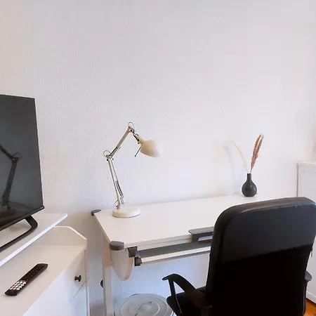 Appartement 3 Schlafzimmer I Balkon I Tischkicker Fuer 5 Personen Nahe Uni & Center