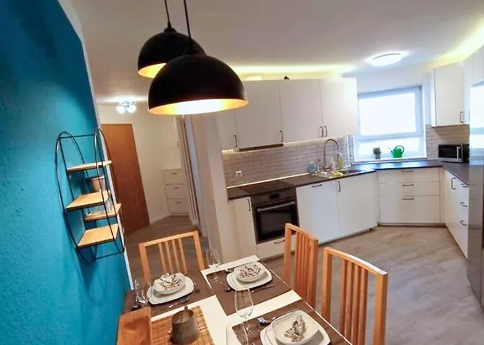 3 Schlafzimmer I Balkon I Tischkicker Fuer 5 Personen Nahe Uni & Center Daire *